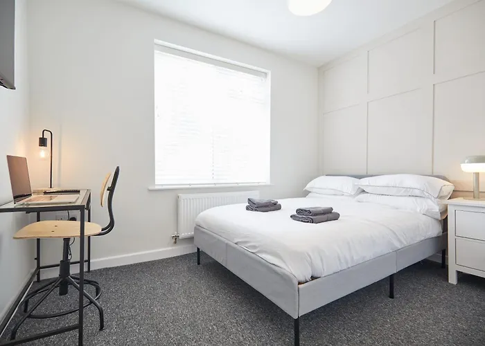 Unique 5 Bedroom Fully Upgraded With Parking X4