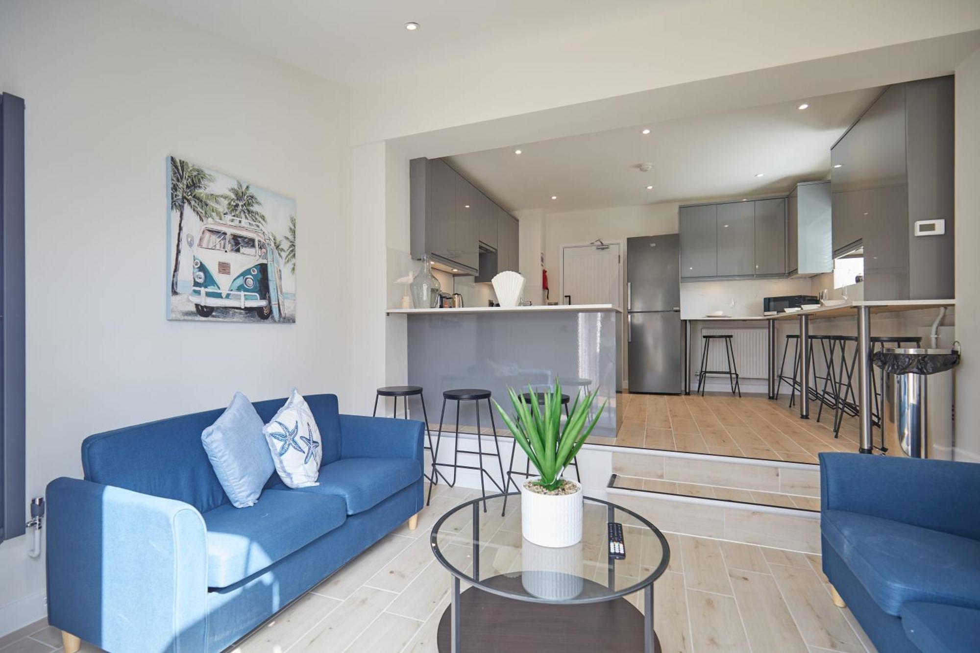 Unique 5 Bedroom Fully Upgraded With Parking X4