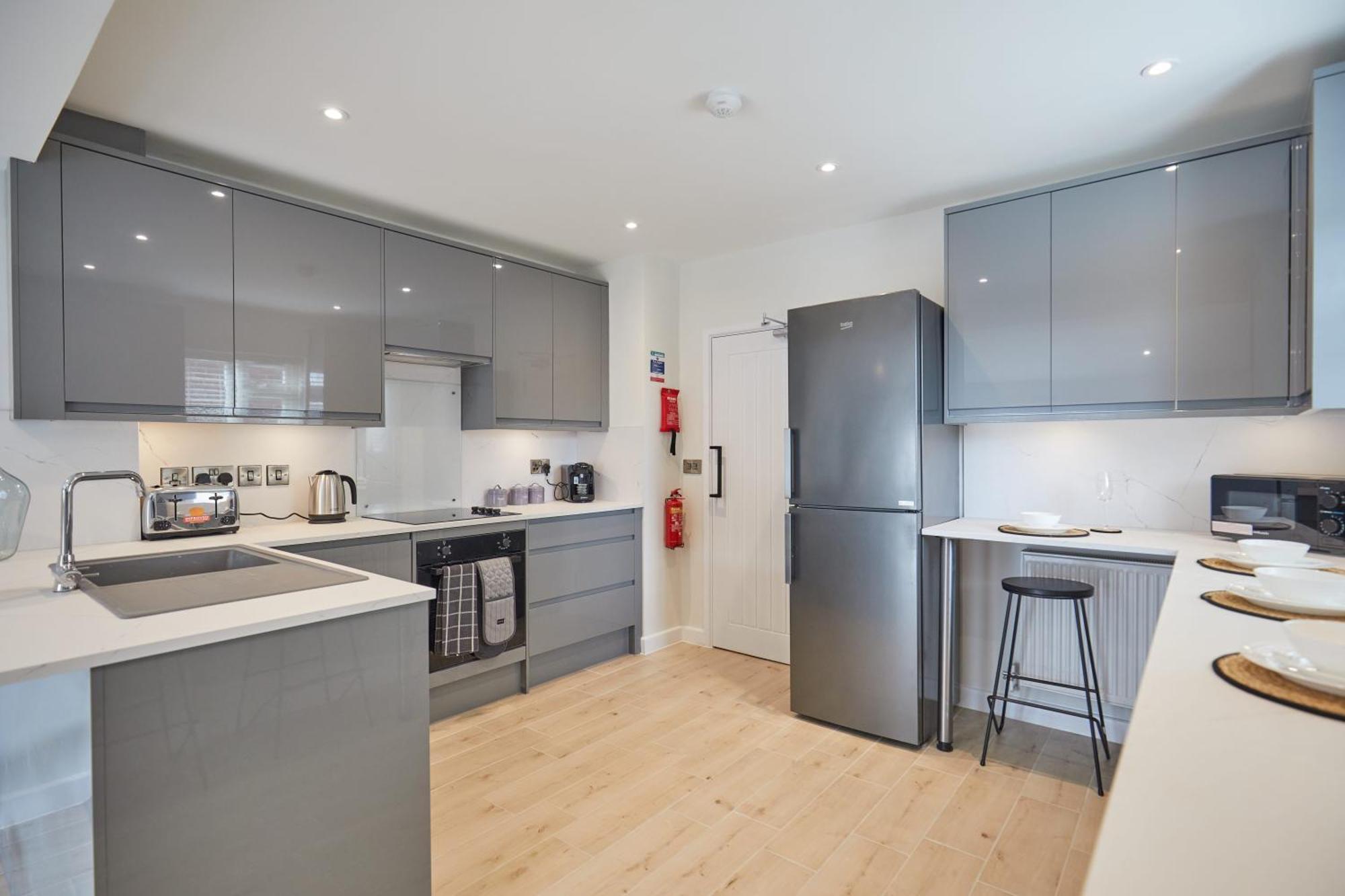 Unique 5 Bedroom Fully Upgraded With Parking X4