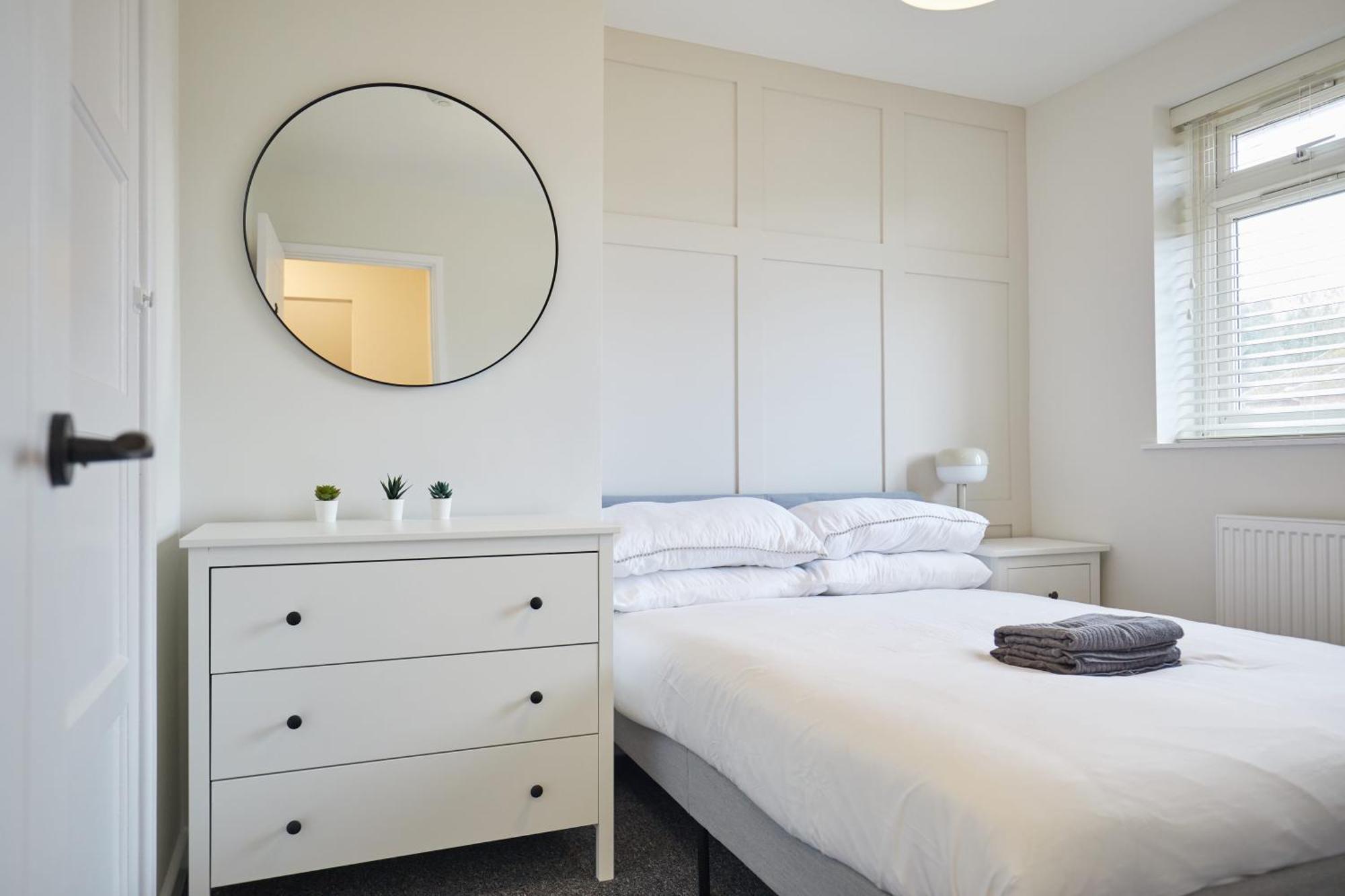 Сasa de vacaciones Unique 5 Bedroom Fully Upgraded With Parking X4